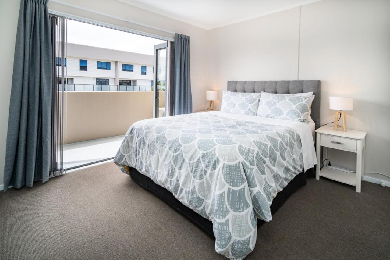 Central Manukau Escape Auckland Exterior photo