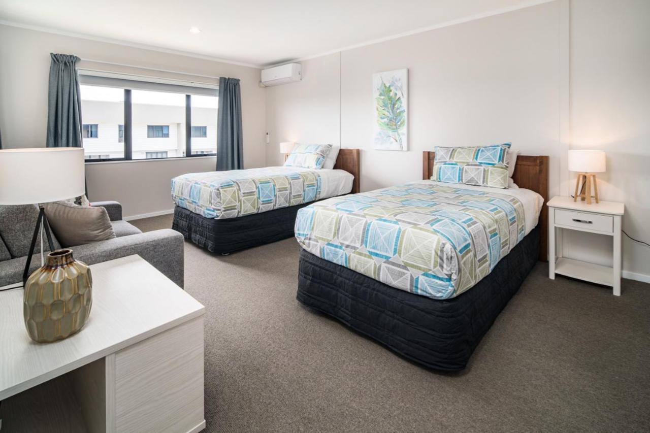 Central Manukau Escape Auckland Exterior photo