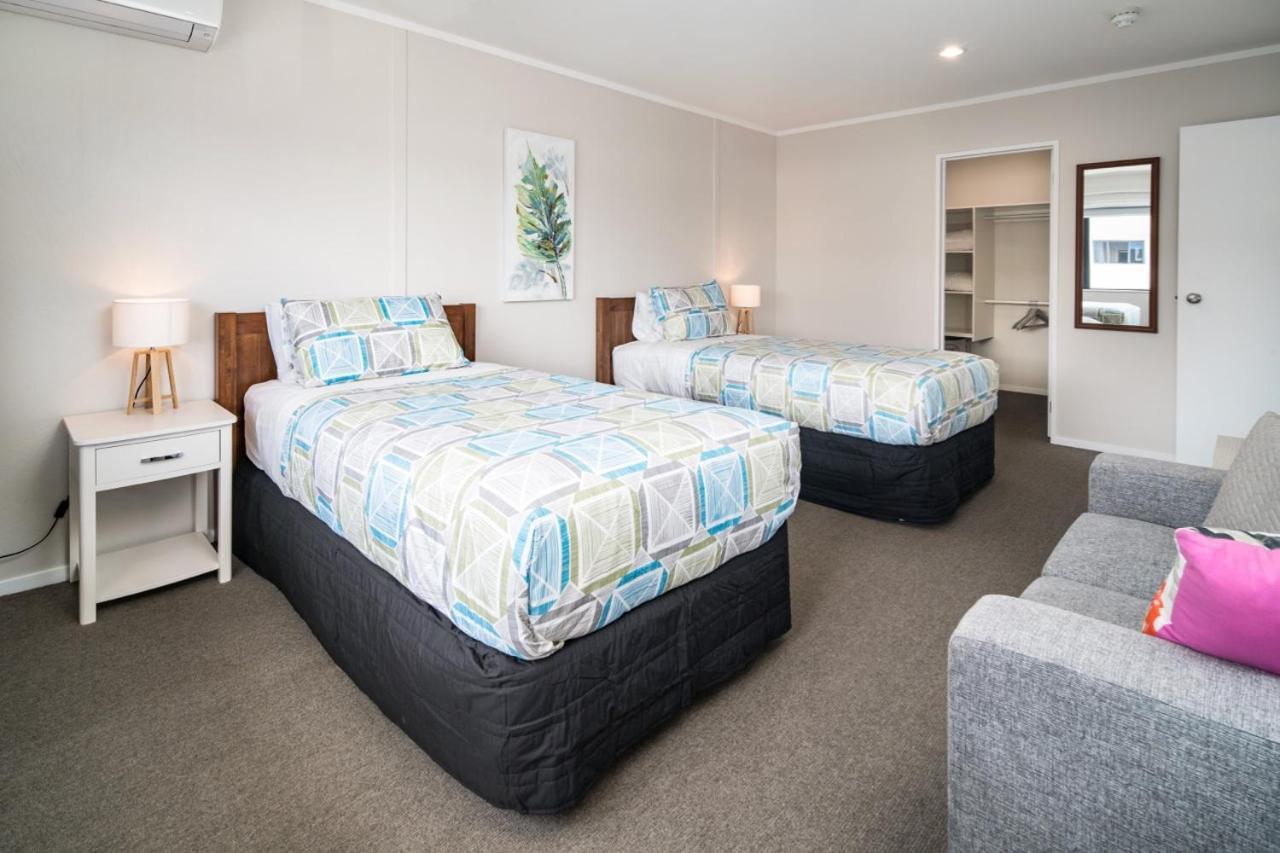 Central Manukau Escape Auckland Exterior photo