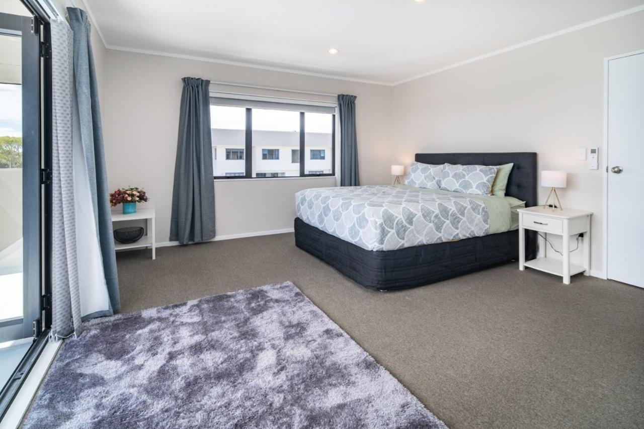 Central Manukau Escape Auckland Exterior photo