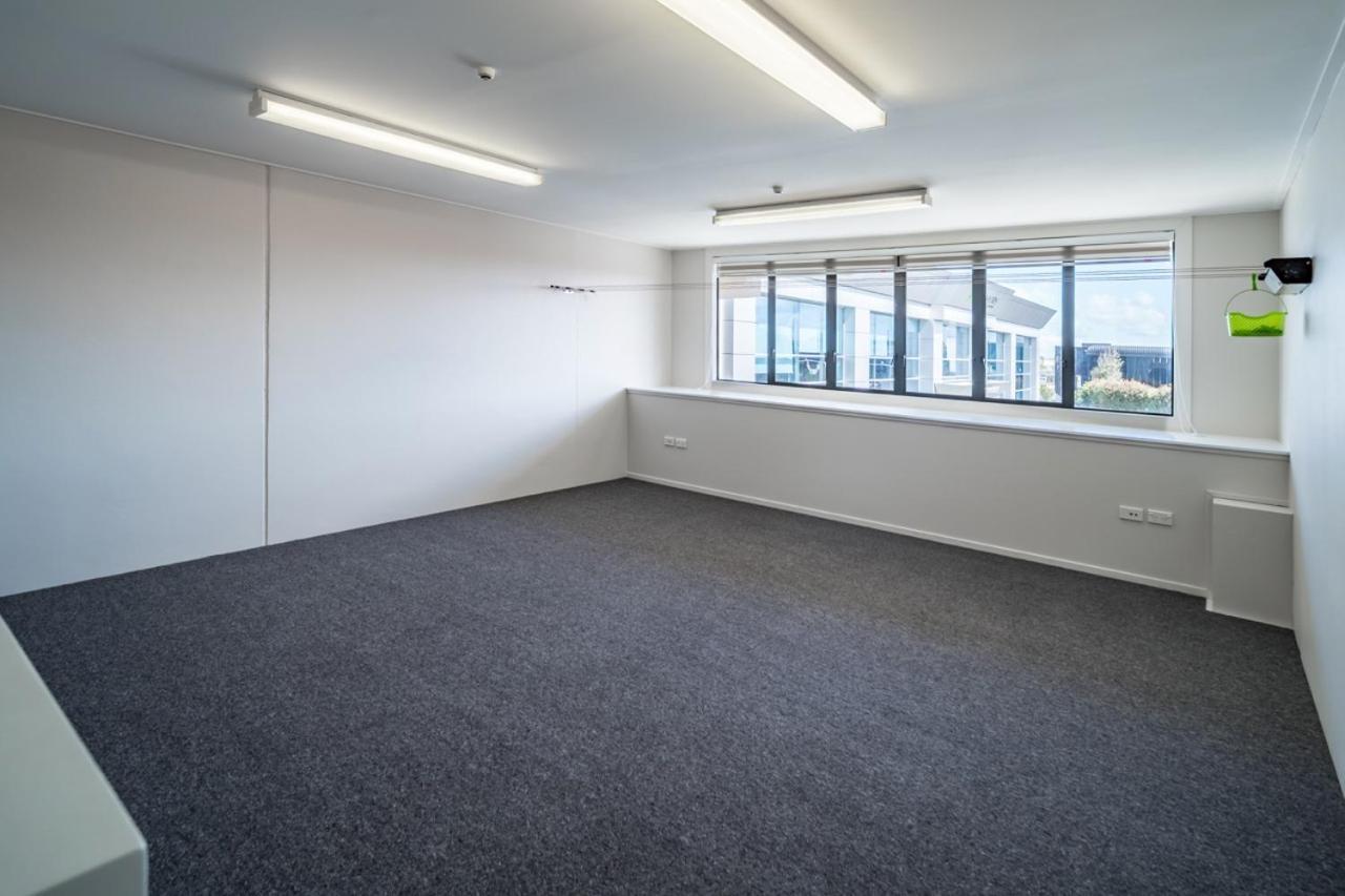 Central Manukau Escape Auckland Exterior photo